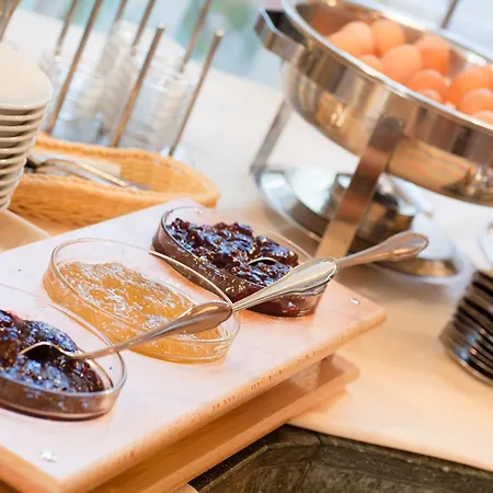 Gda Hildastift Am Kurpark ויסבאדן